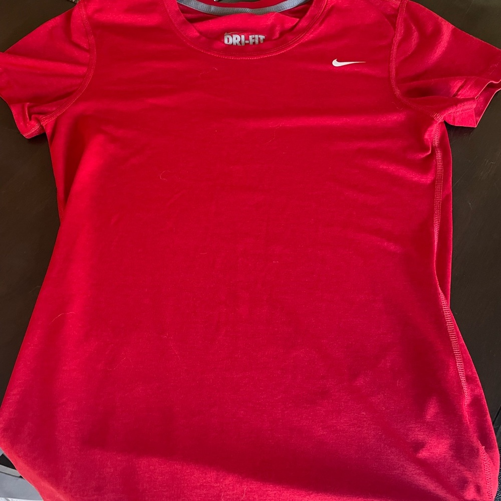 Nike dri fit red Mens small tee im#368545